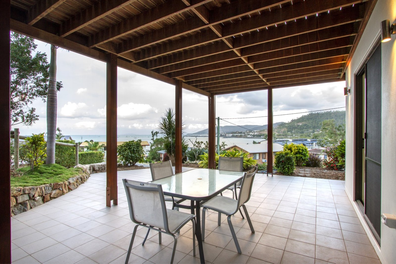 8 Palm Drive CANNONVALE 20