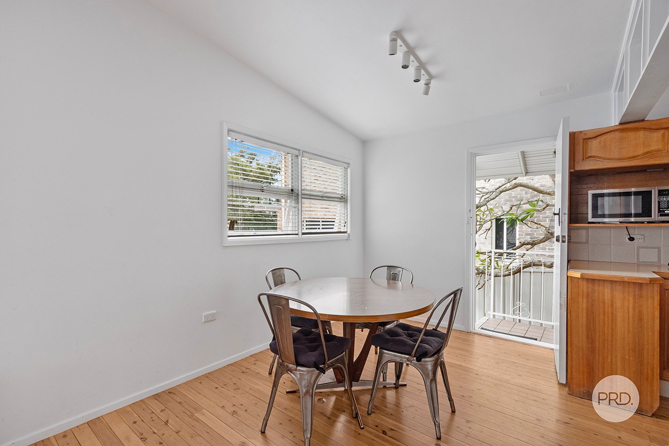 8 Park Avenue OATLEY 6