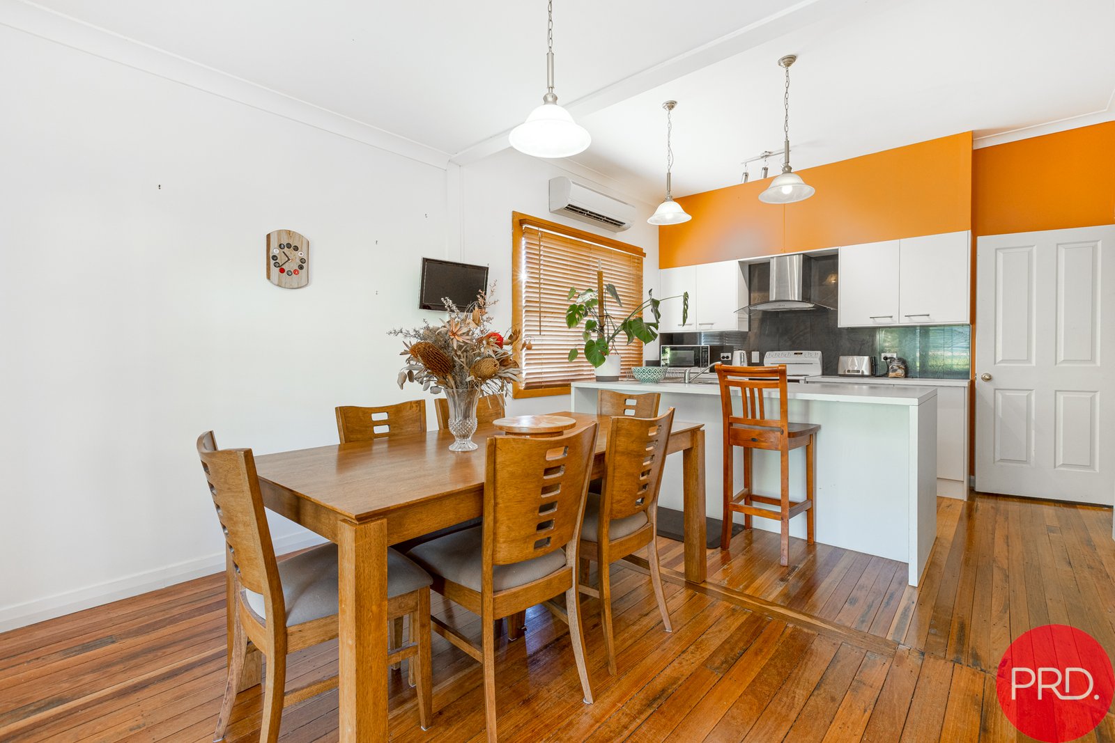 8 Parkes Street RUTHERFORD 2