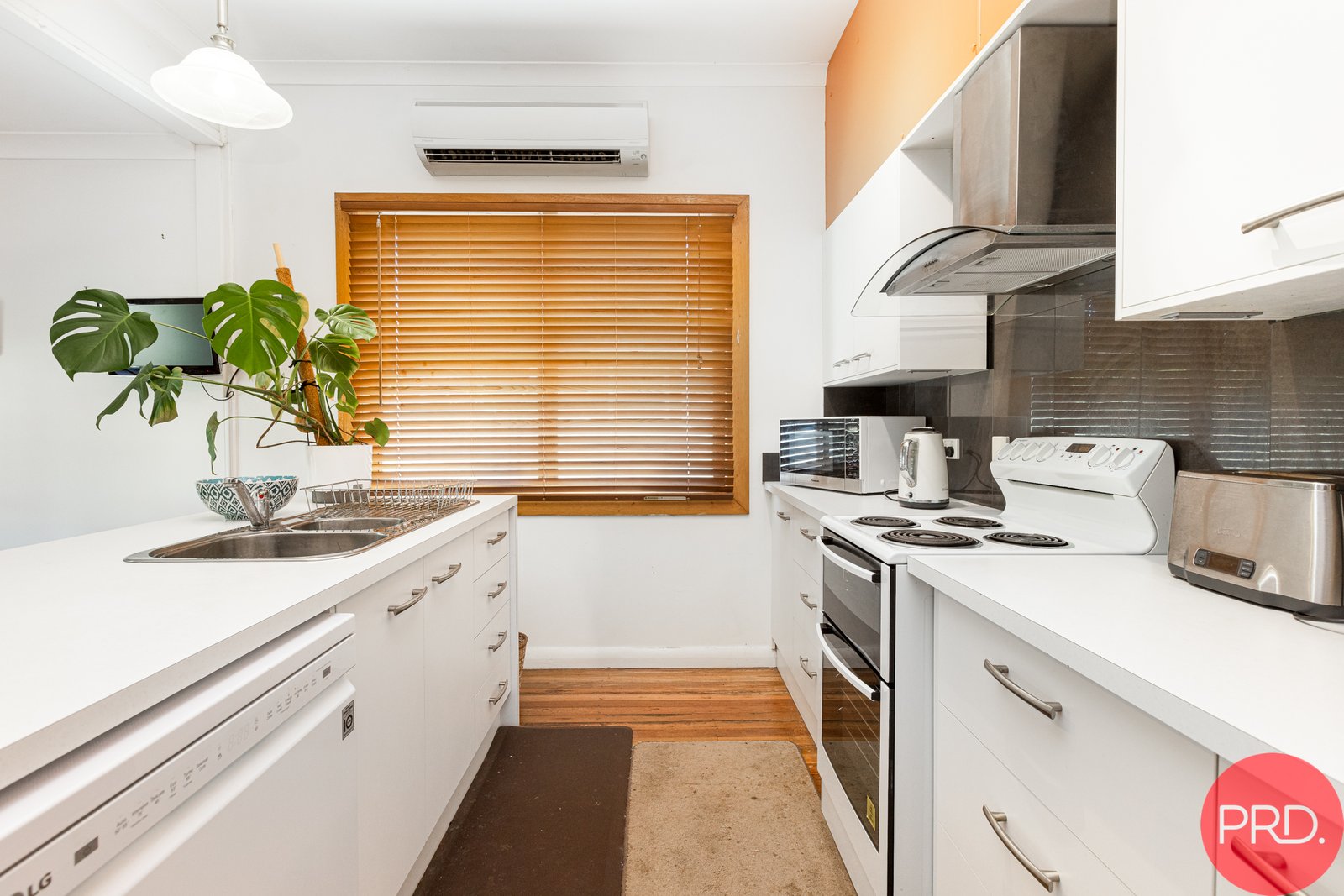 8 Parkes Street RUTHERFORD 11