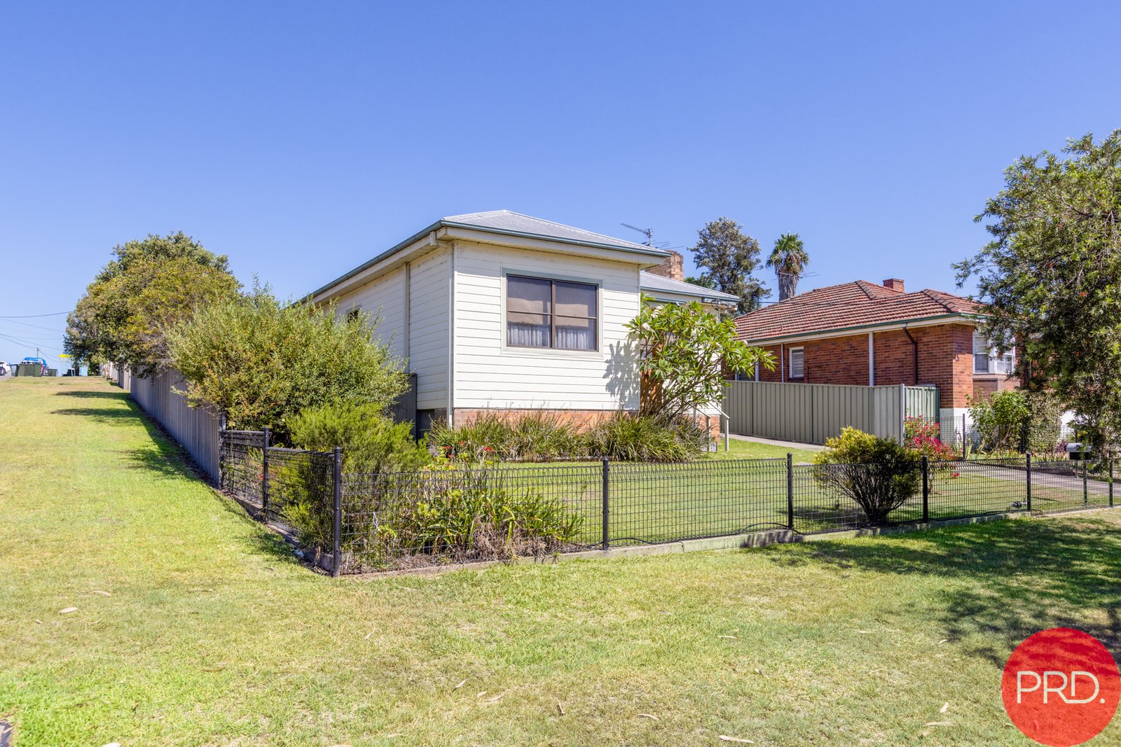8 Parkes Street RUTHERFORD 21