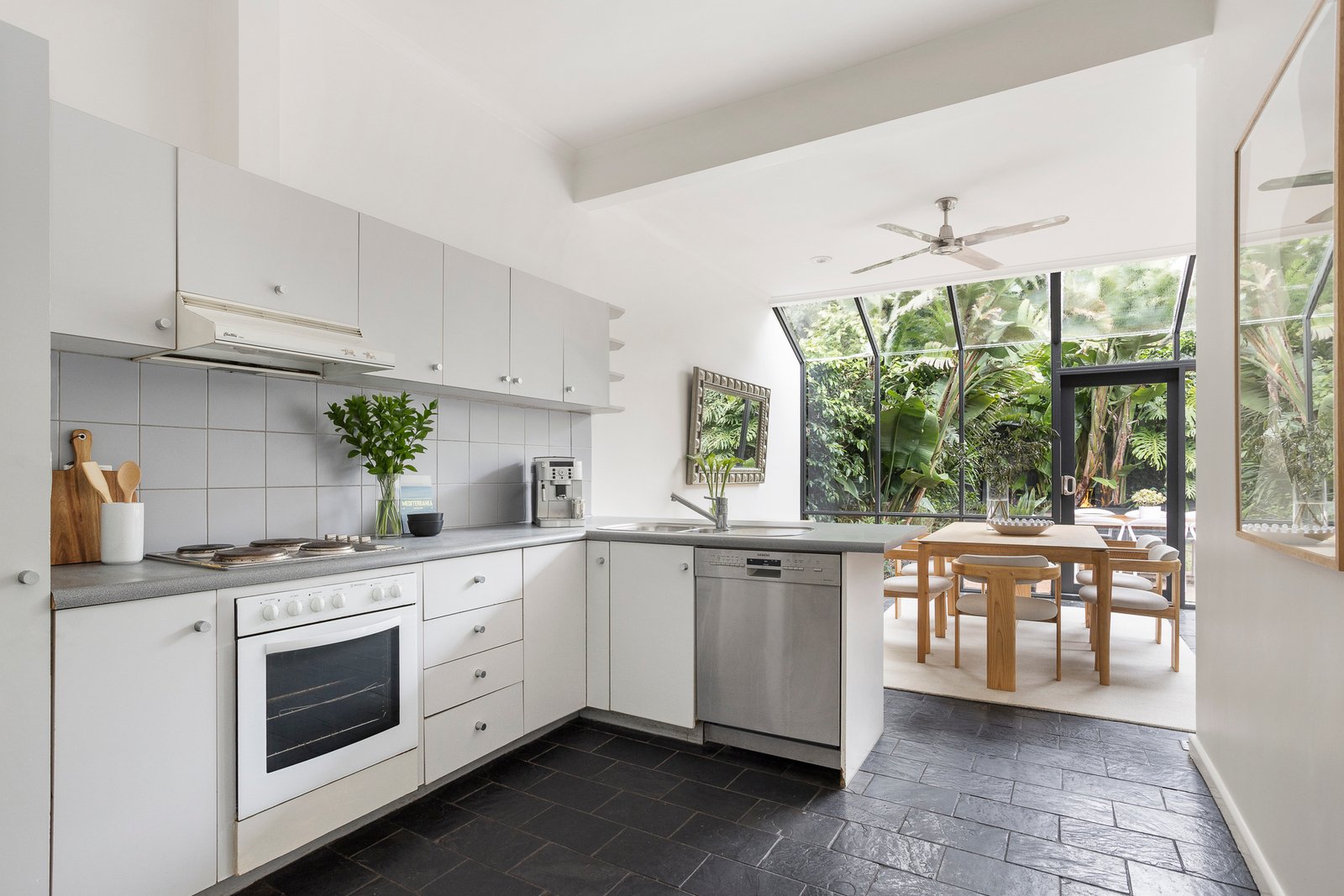 8 Parkin Street, Glen Iris, 3146