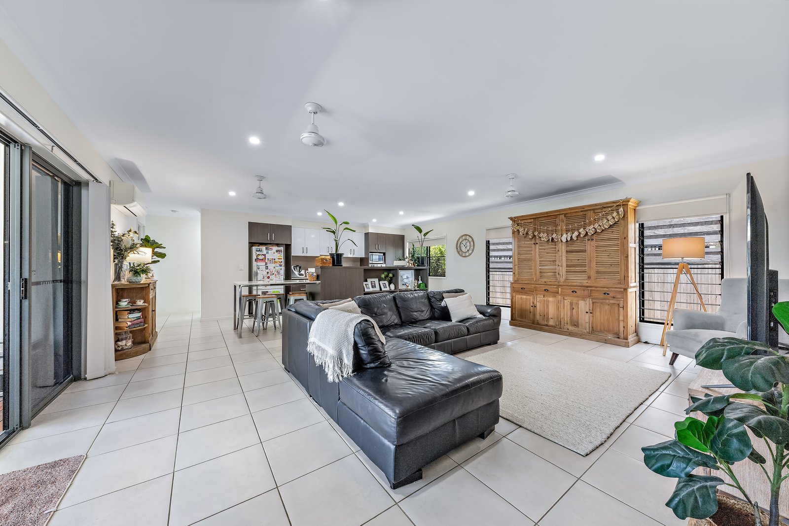 8 Pearl Street CANNONVALE 12
