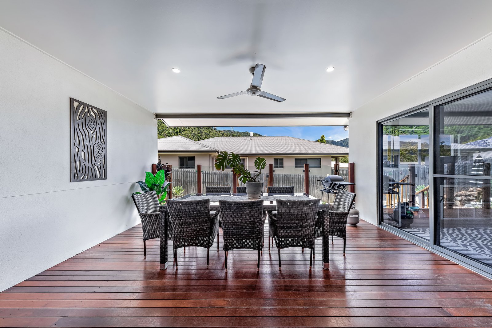 8 Pearl Street CANNONVALE 14