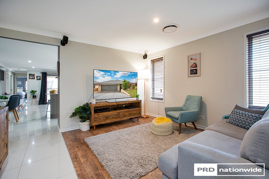 8 Penlee Road TAMWORTH 9