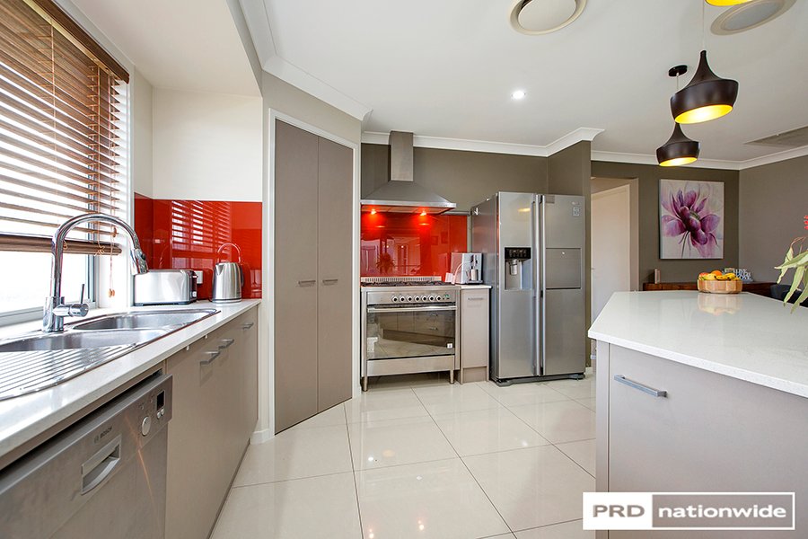 8 Penlee Road TAMWORTH 11