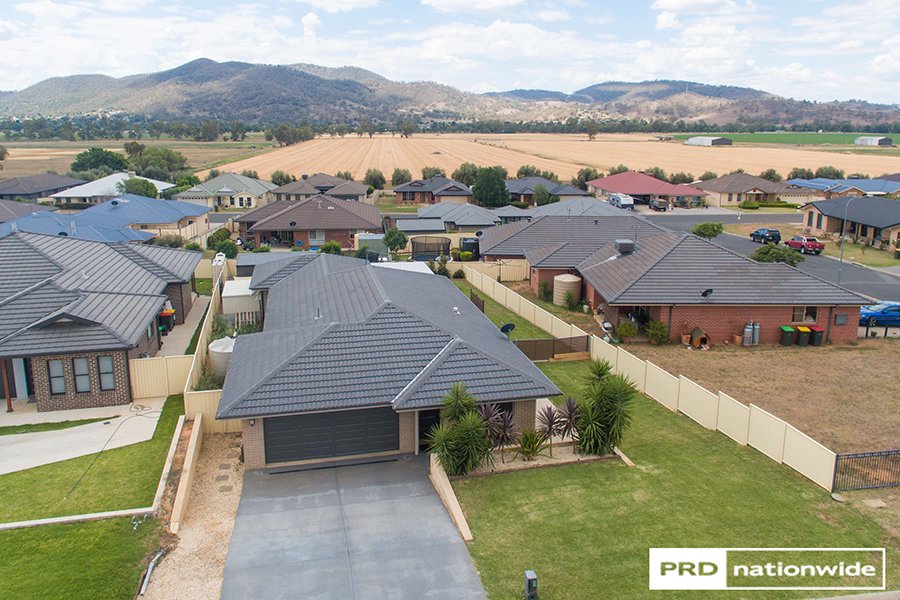 8 Penlee Road TAMWORTH 21