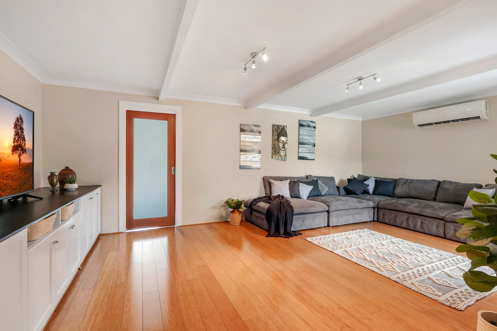 8 Penrose Drive AVONDALE 4