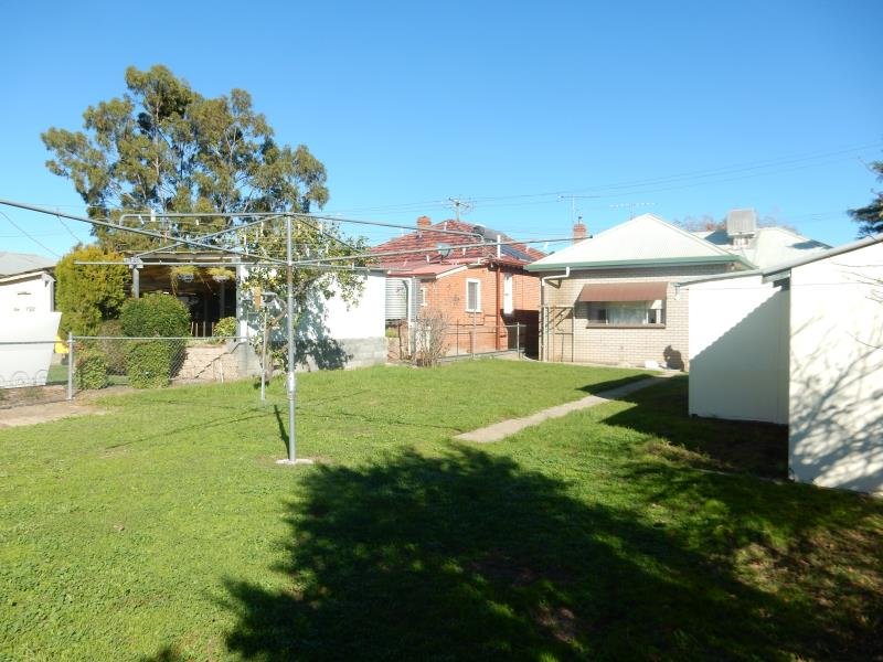 8 Phillip Street TAMWORTH 8