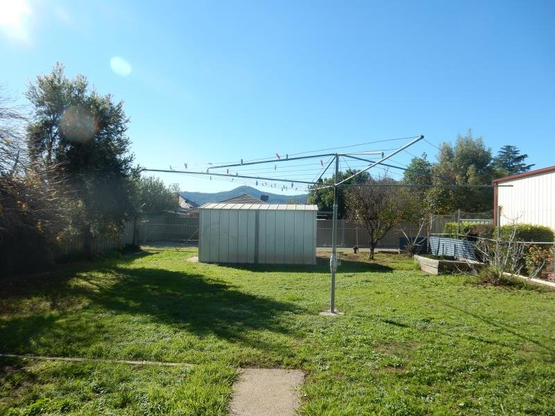 8 Phillip Street TAMWORTH 9