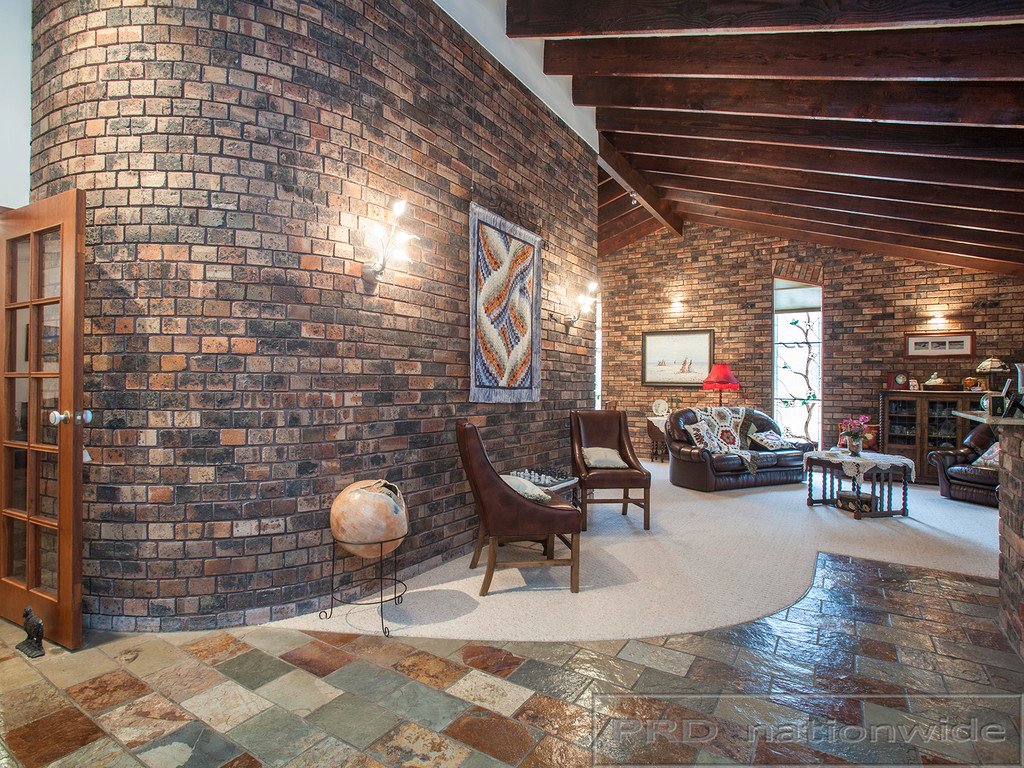 8 Phoenix Close BLACK HILL 2