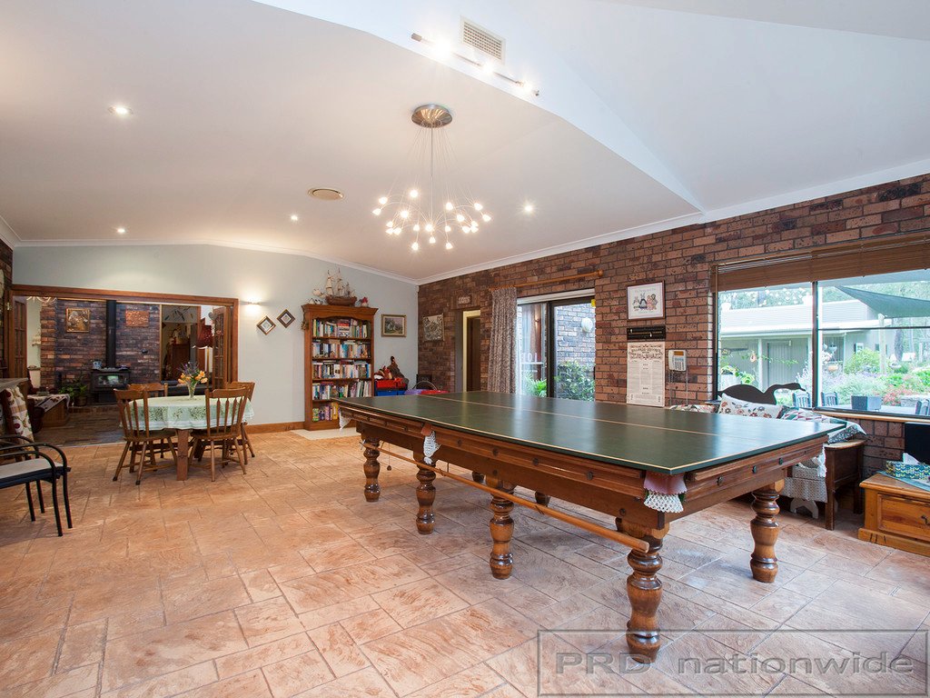 8 Phoenix Close BLACK HILL 7