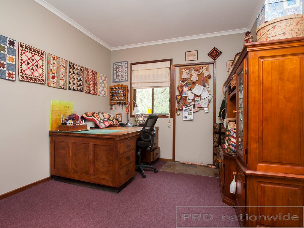 8 Phoenix Close BLACK HILL 14