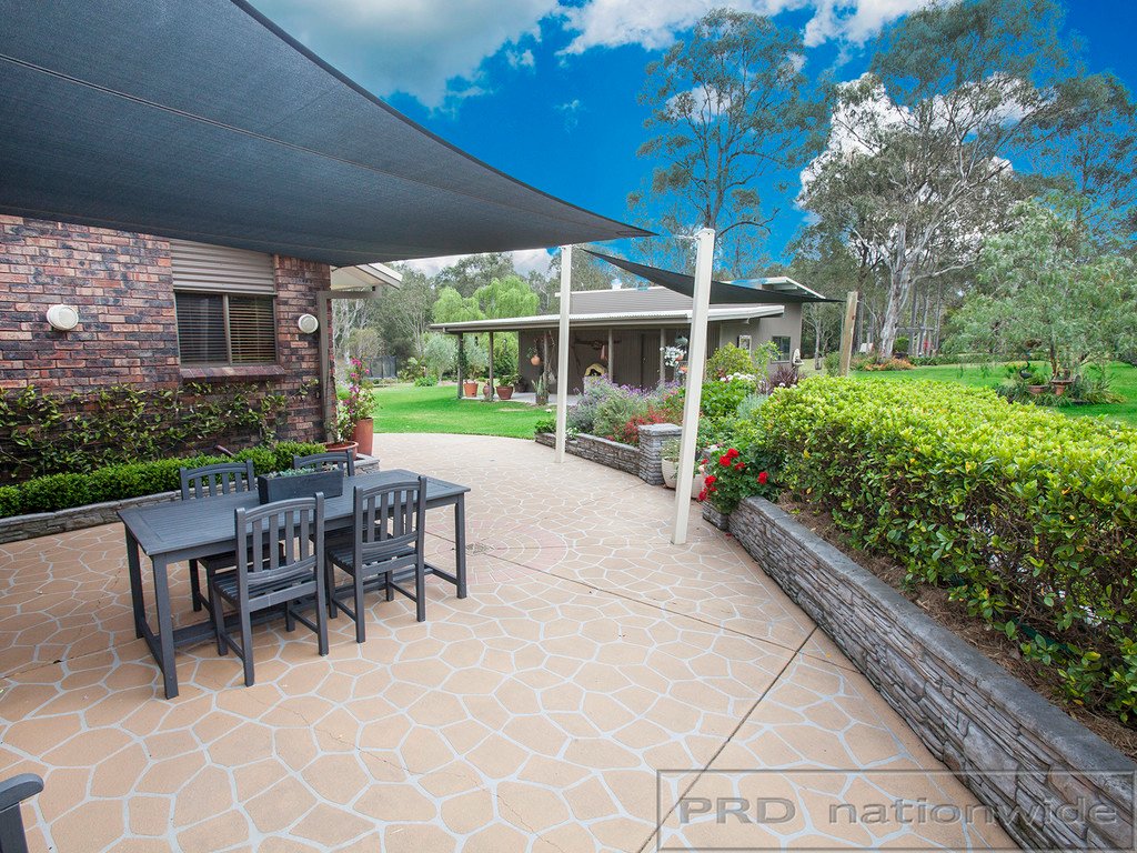 8 Phoenix Close BLACK HILL 19