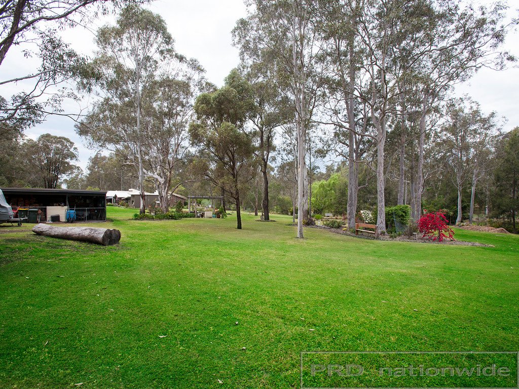 8 Phoenix Close BLACK HILL 20