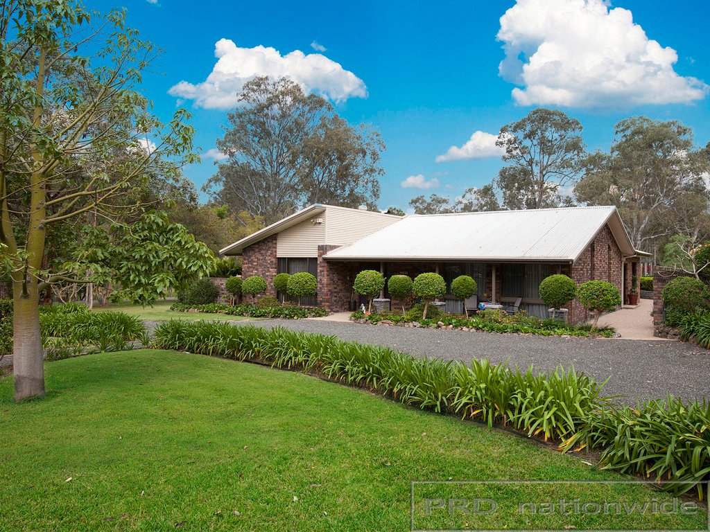 8 Phoenix Close BLACK HILL 23