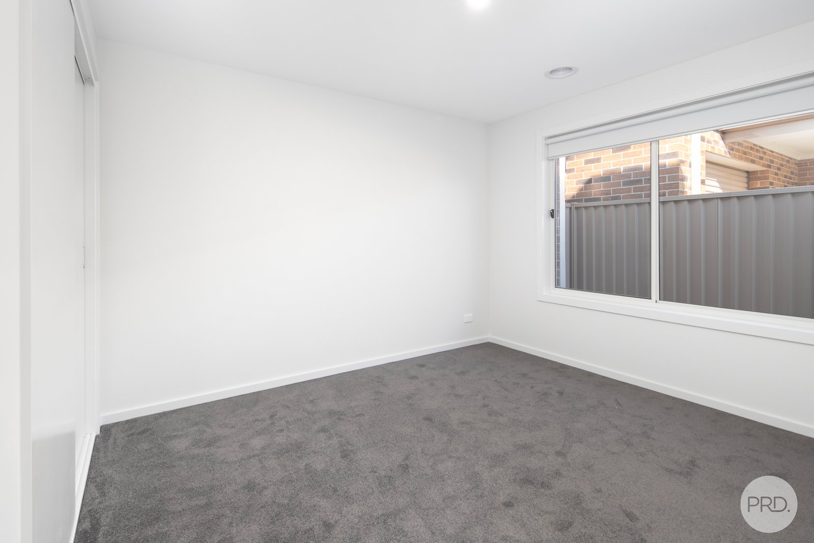 8 Picasso Street WINTER VALLEY 9