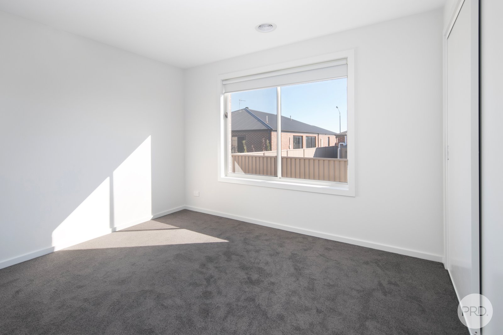 8 Picasso Street WINTER VALLEY 11