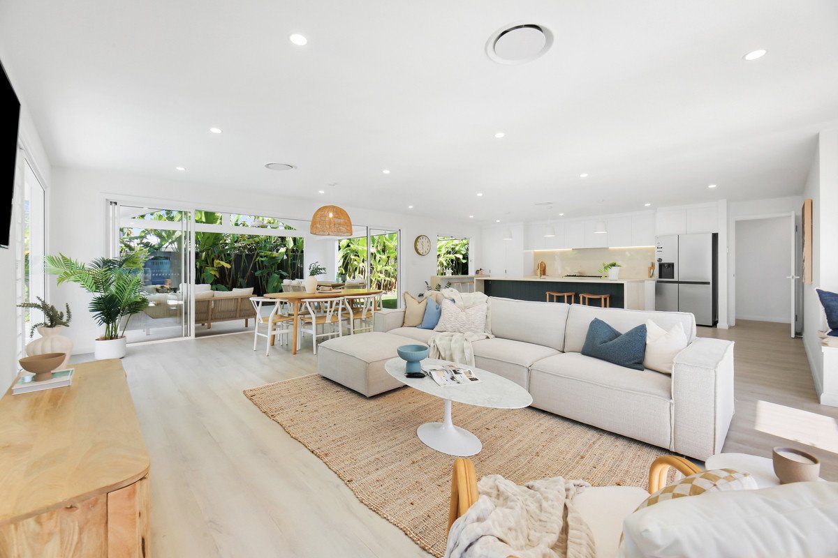 8 Pipit Parade Burleigh Waters 21