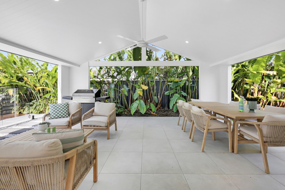 8 Pipit Parade Burleigh Waters 26