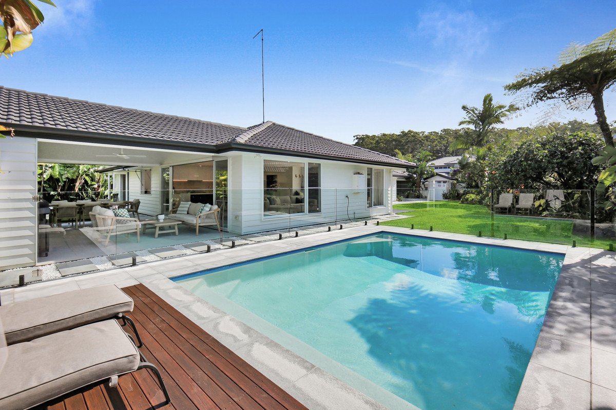 8 Pipit Parade Burleigh Waters 33