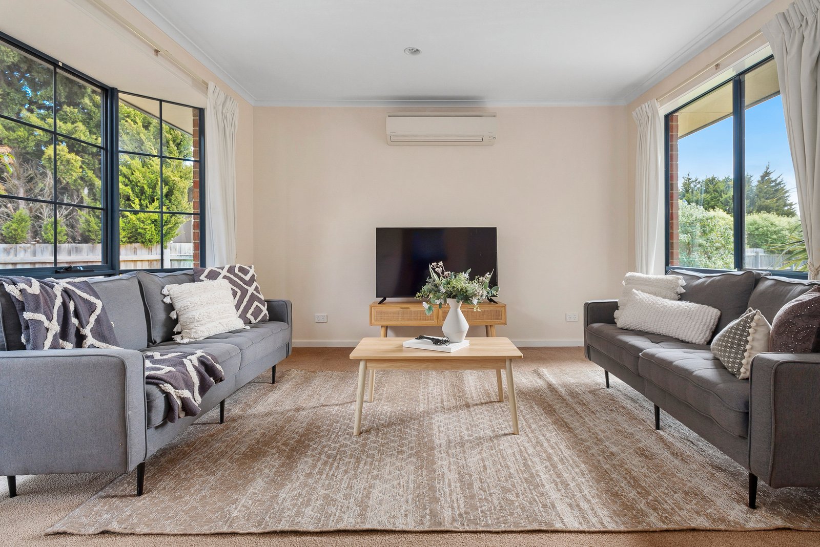 Real Estate and Property in 8 Pleasant View Court, Gisborne, VIC