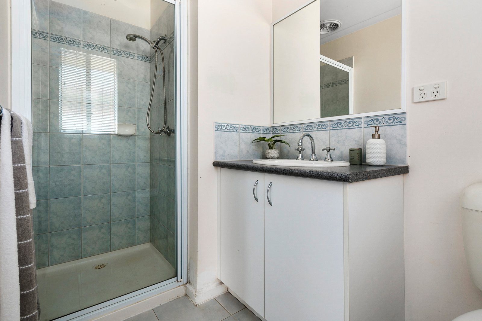 Real Estate and Property in 8 Pleasant View Court, Gisborne, VIC