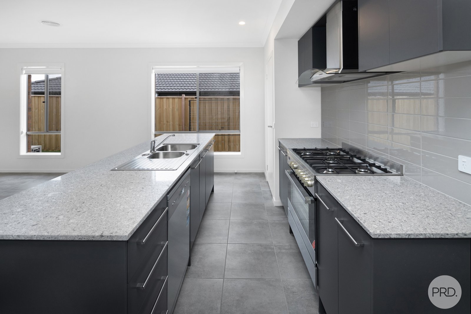 8 Plymouth Way SMYTHES CREEK 4