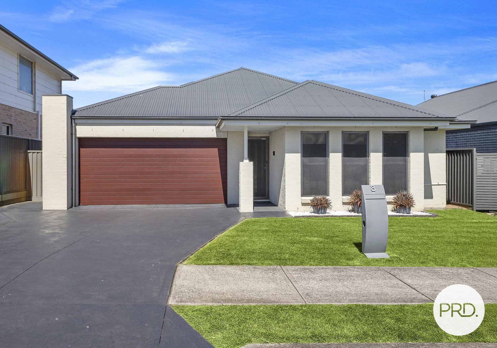 8 Polsson Street HORSLEY 1