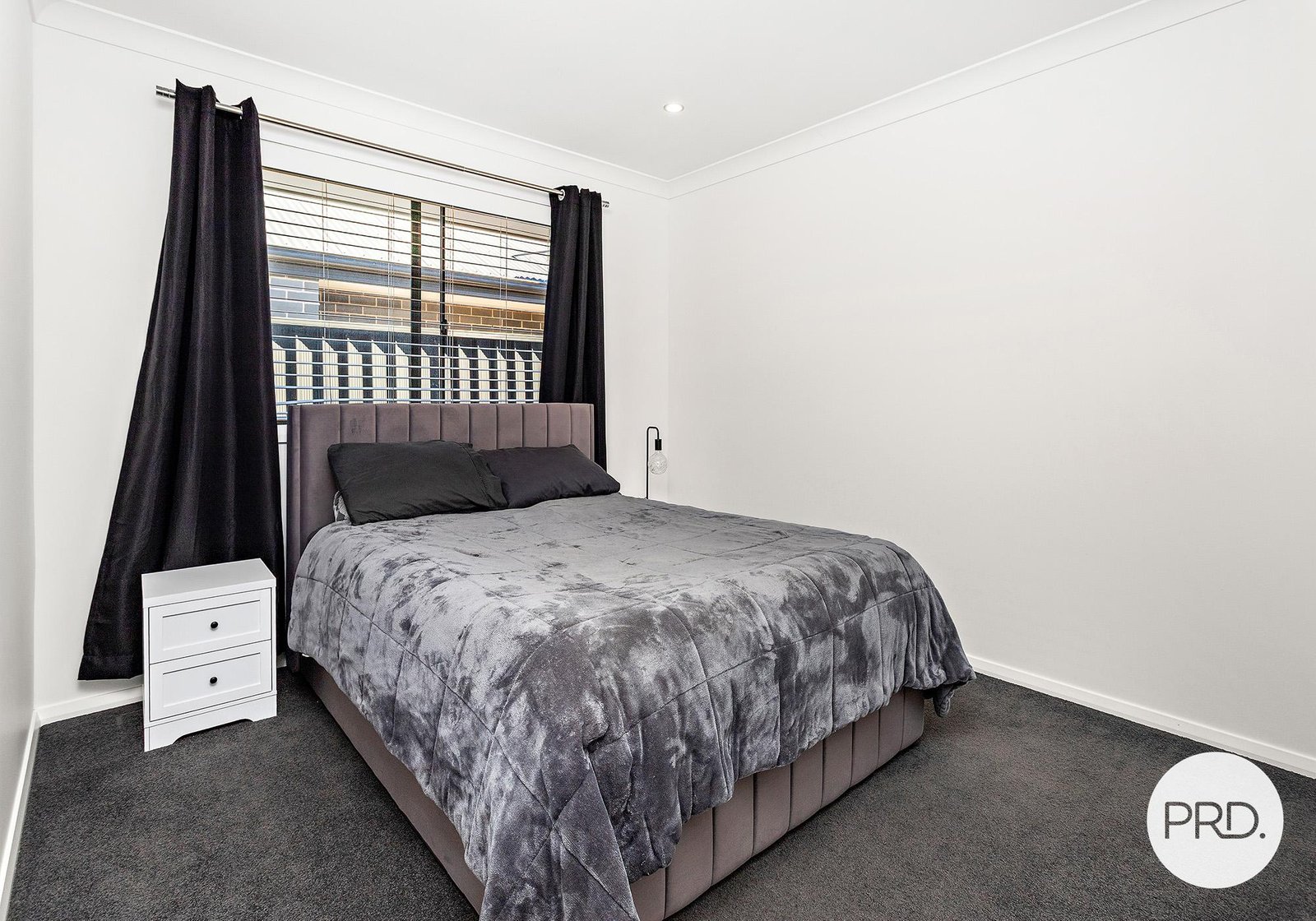 8 Polsson Street HORSLEY 9