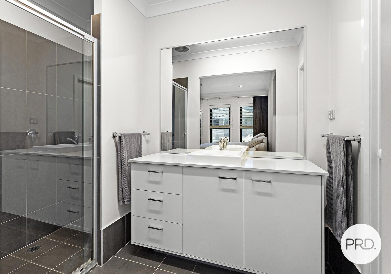 8 Polsson Street HORSLEY 10