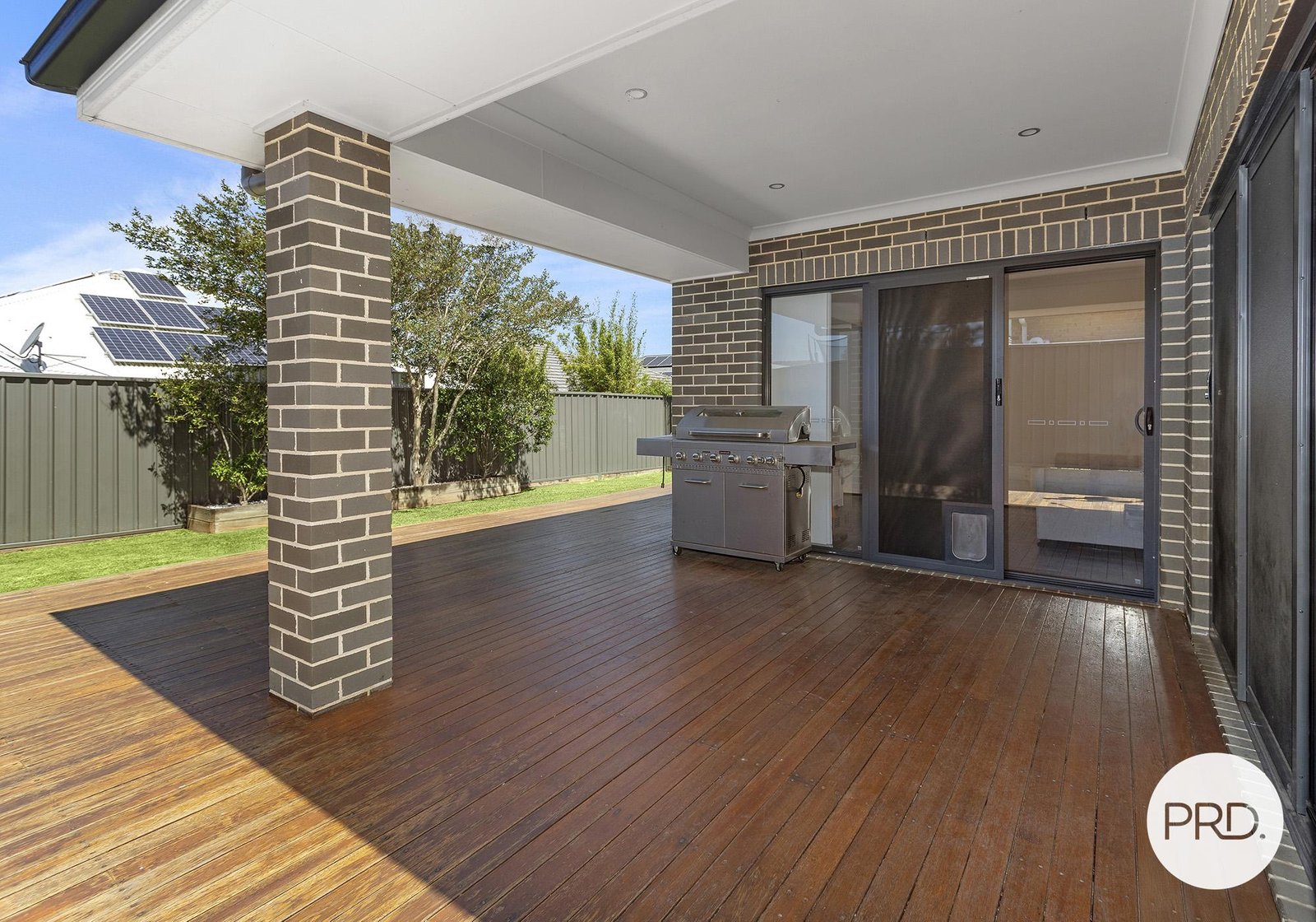 8 Polsson Street HORSLEY 12