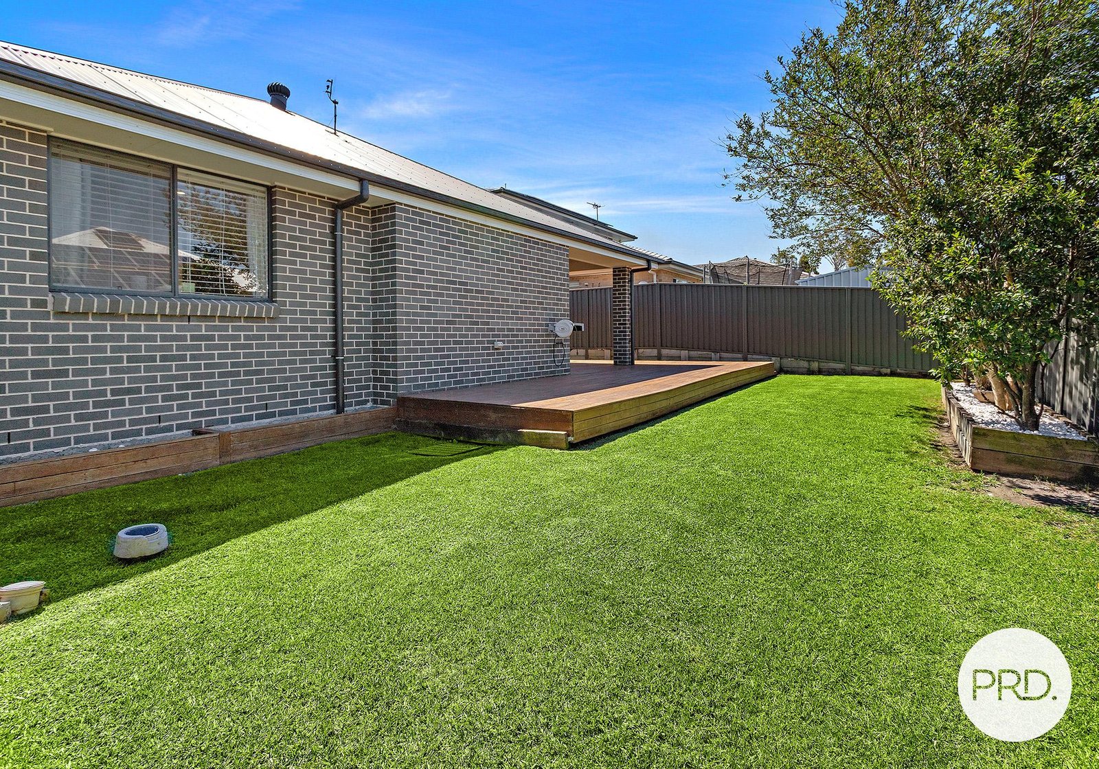 8 Polsson Street HORSLEY 14