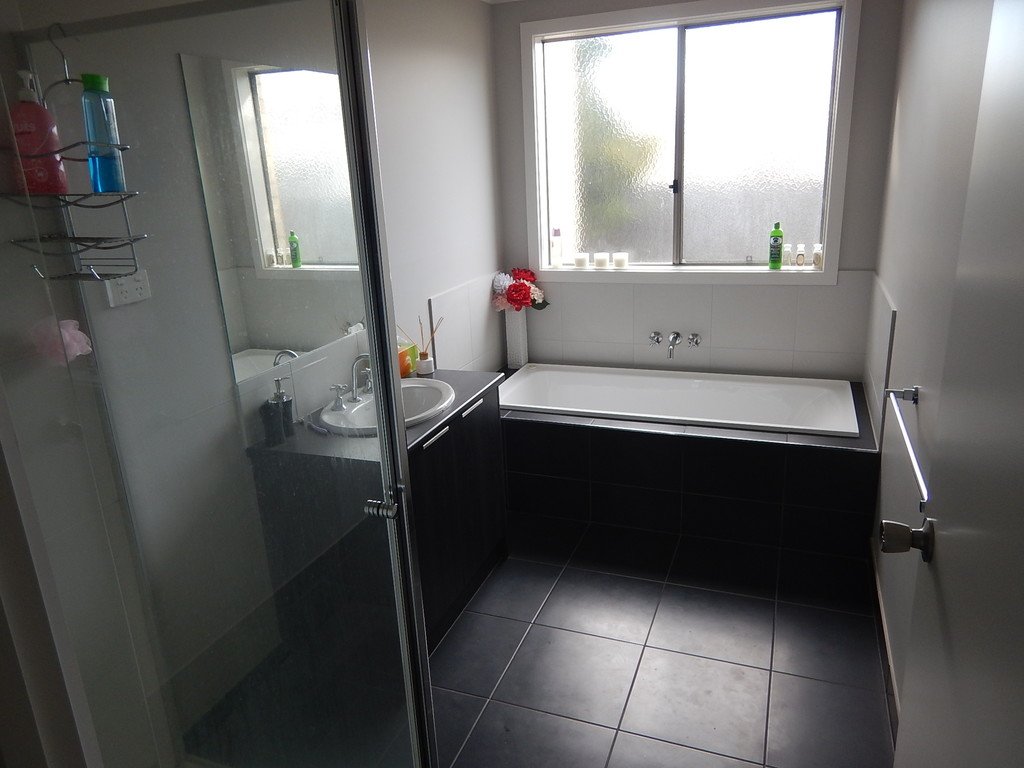 8 Pozieres Place SEBASTOPOL 6