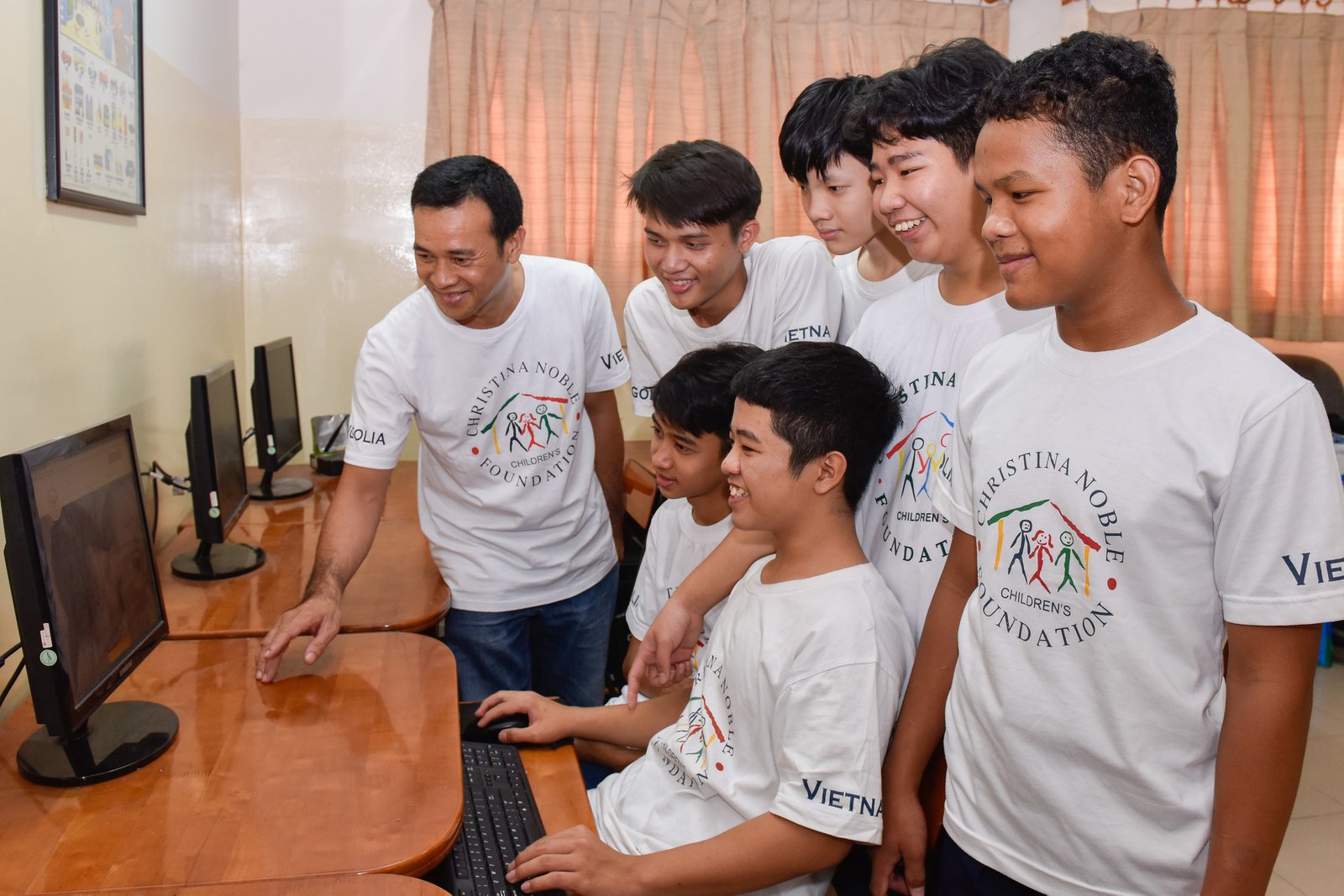 Real Estate and Property in 8 Prince Edward Avenue, Mckinnon, VIC