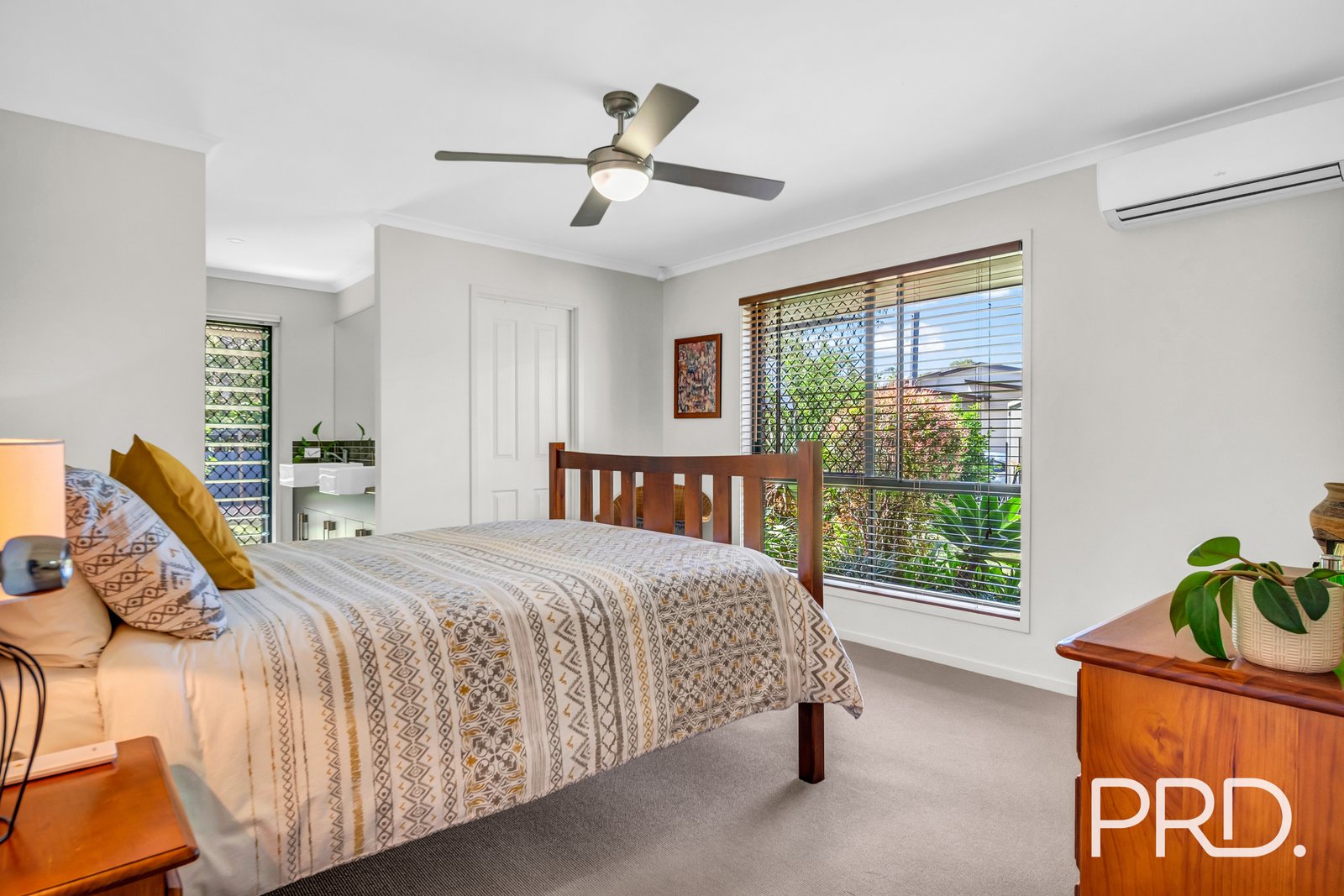 8 PYRUS Place REDLAND BAY 12