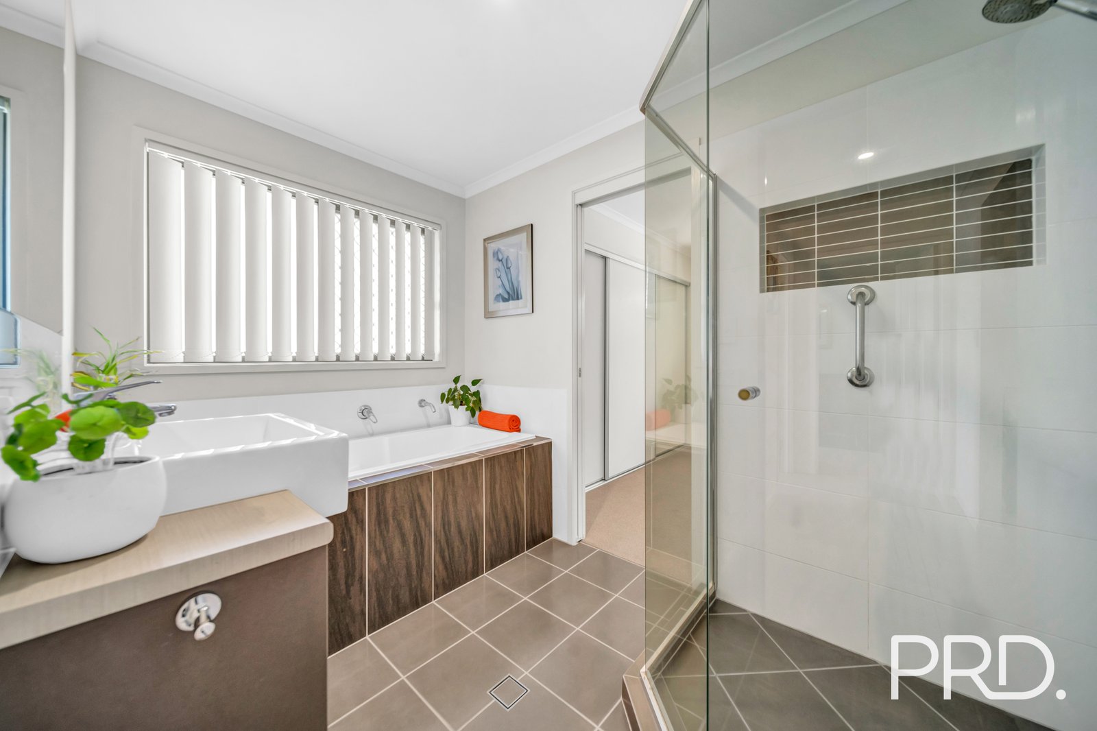 8 PYRUS Place REDLAND BAY 19