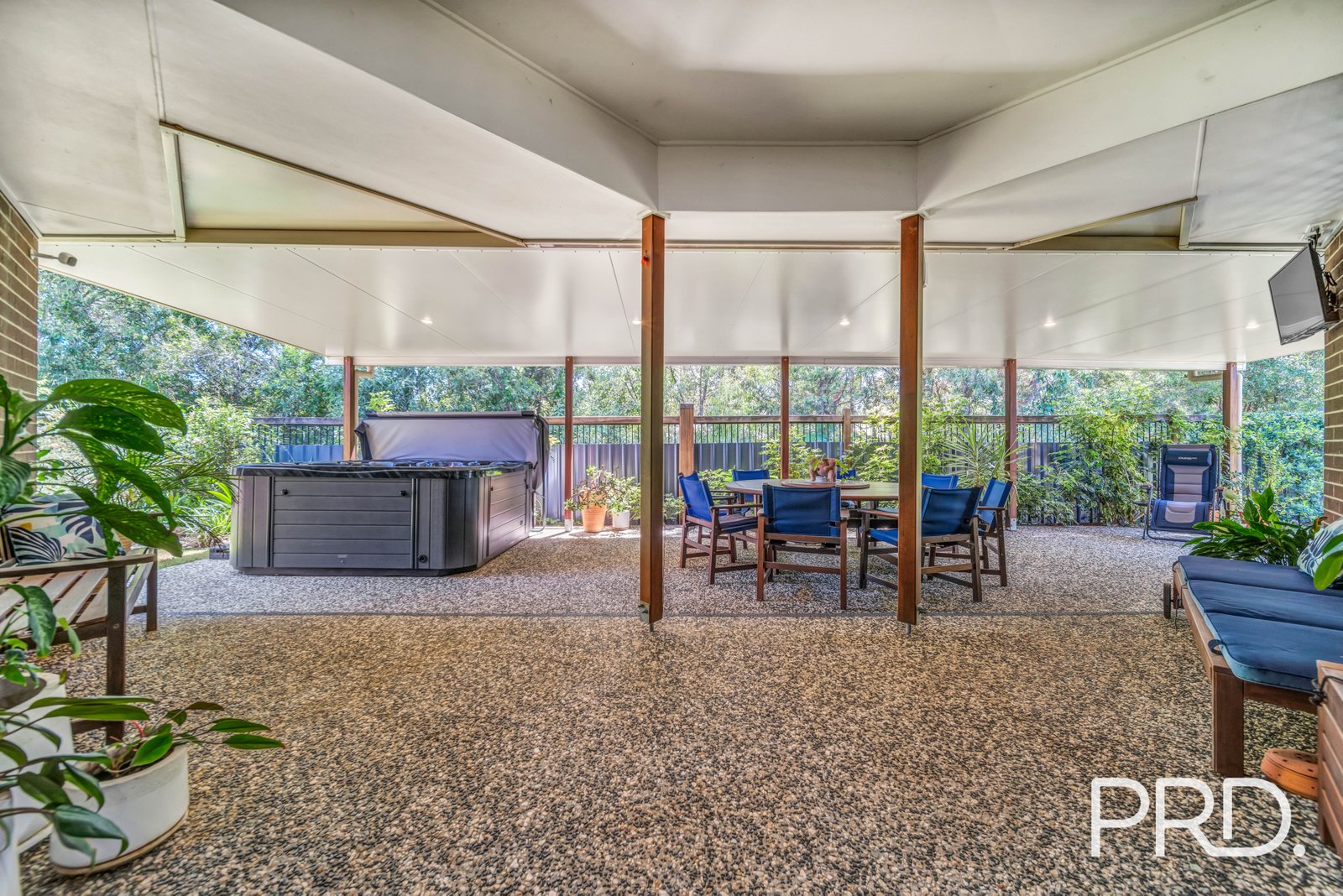 8 PYRUS Place REDLAND BAY 22