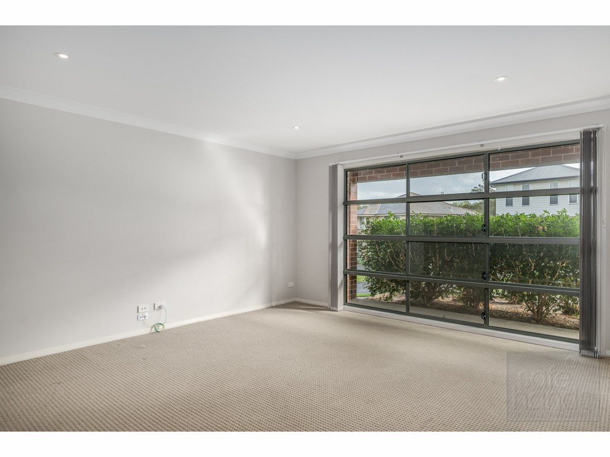 8 Raleigh Street Cameron Park NSW 2285