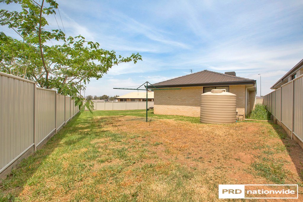 8 Red Cedar Cove TAMWORTH 11