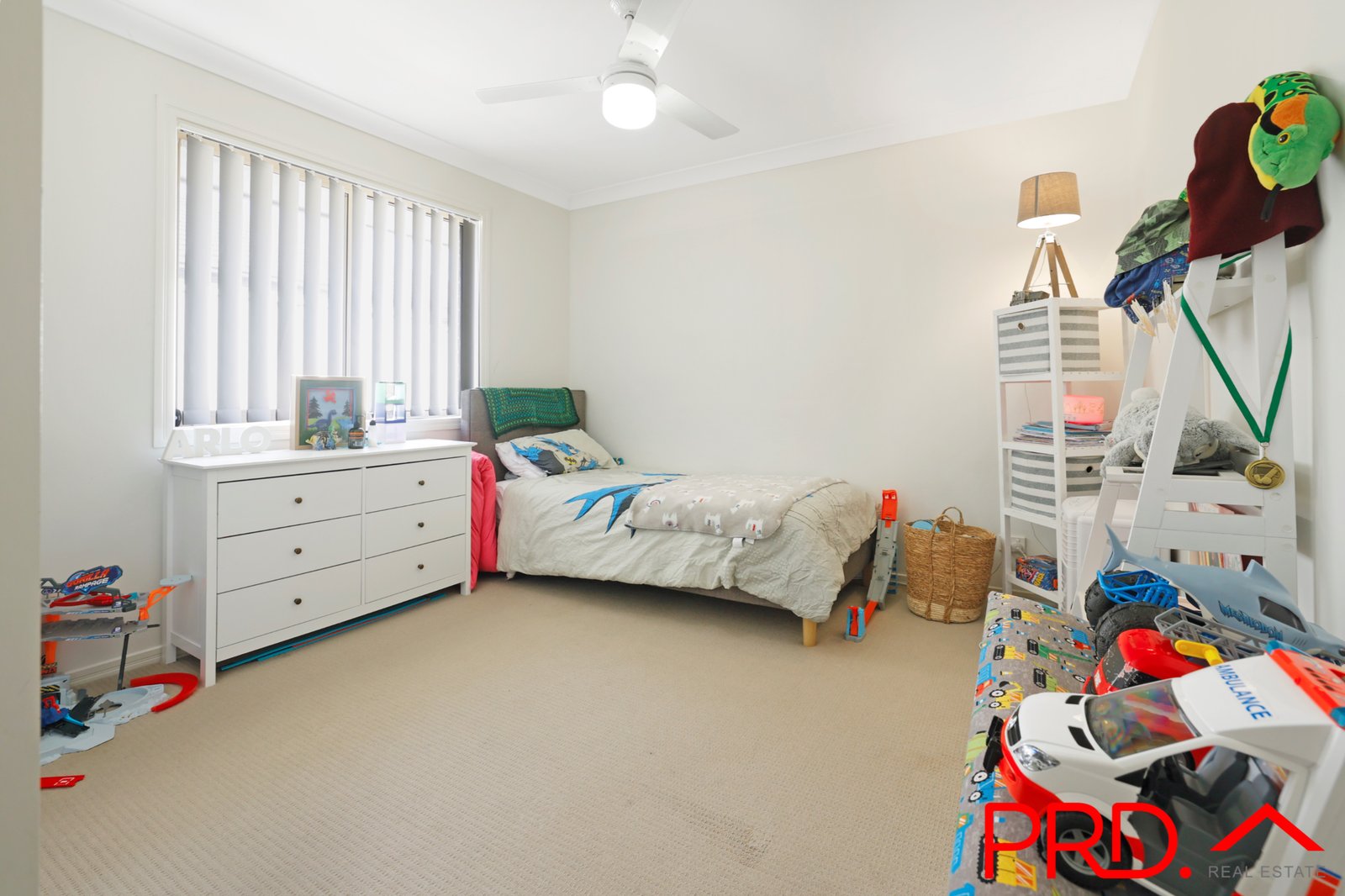 8 Regal Park Drive TAMWORTH 12