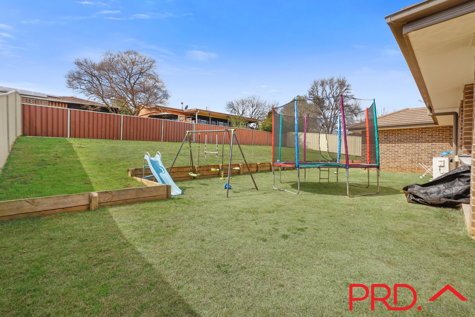 8 Regal Park Drive TAMWORTH 16