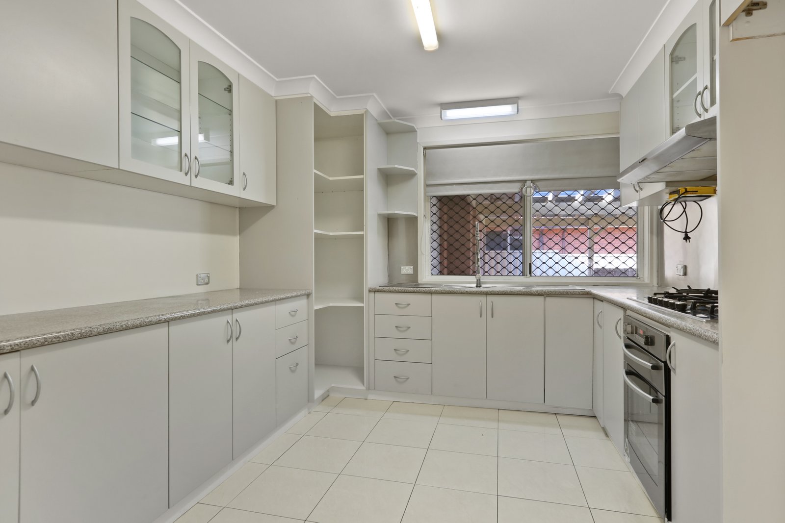 8 Regency Crescent BERKELEY 4