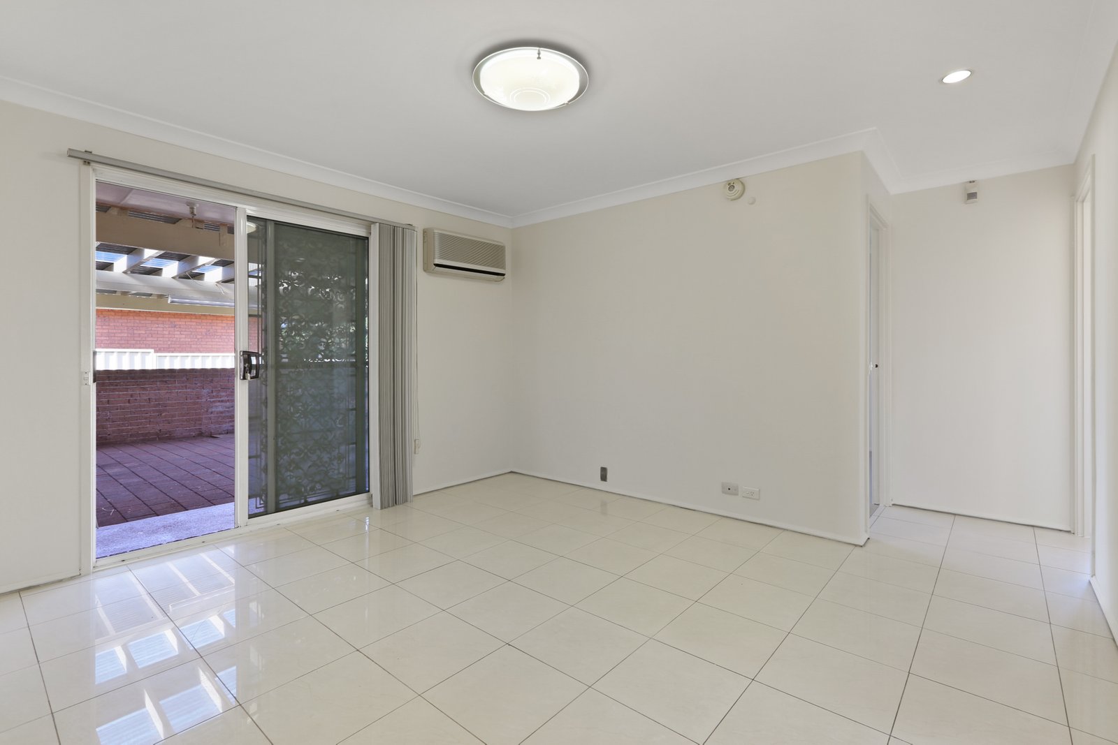 8 Regency Crescent BERKELEY 5