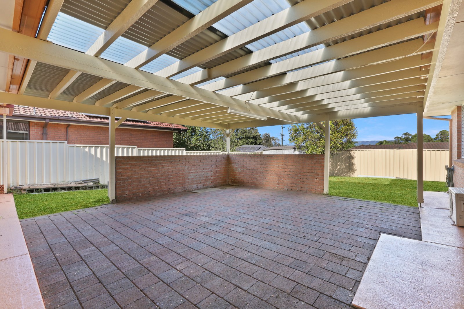 8 Regency Crescent BERKELEY 8