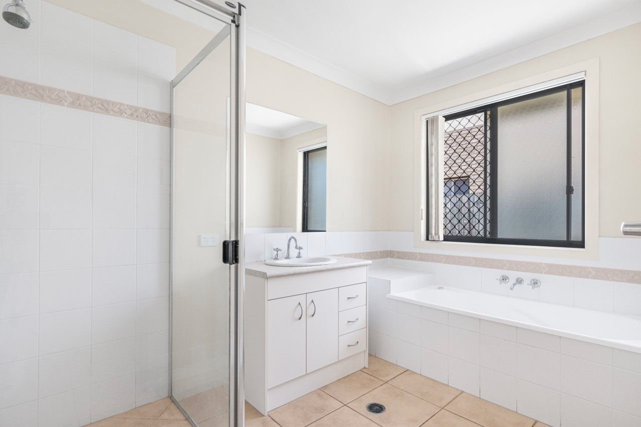 8 Reid Court BRACKEN RIDGE 12