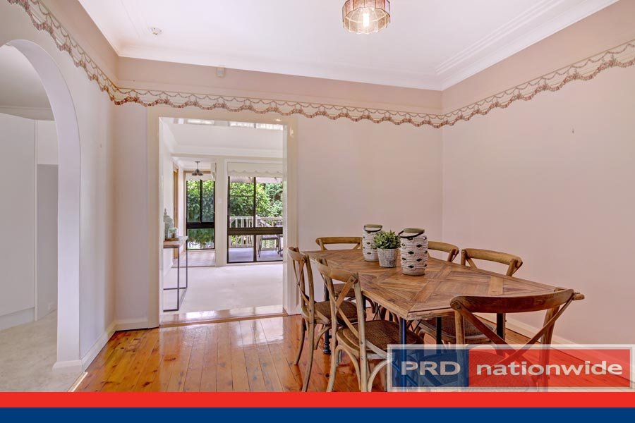8 Renown Avenue OATLEY 4