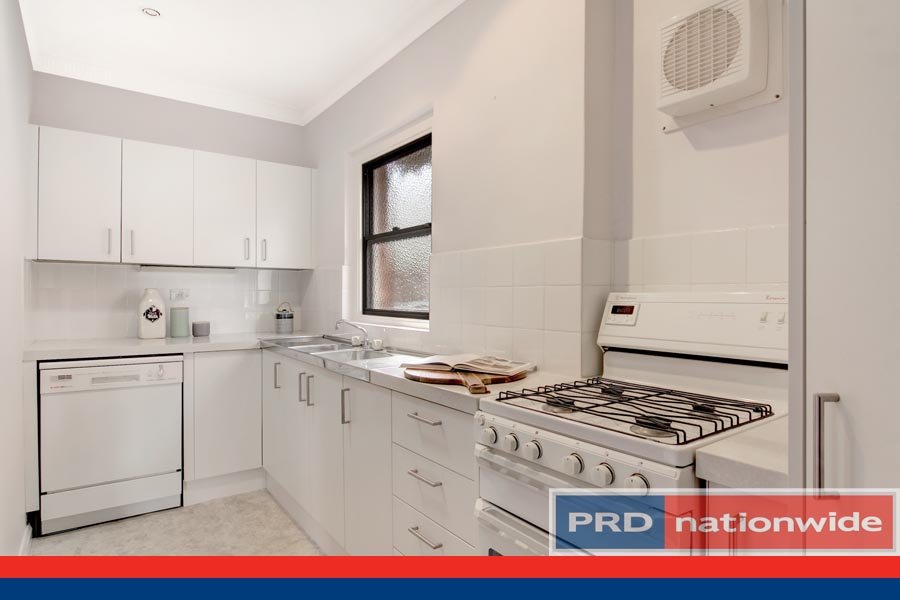 8 Renown Avenue OATLEY 6