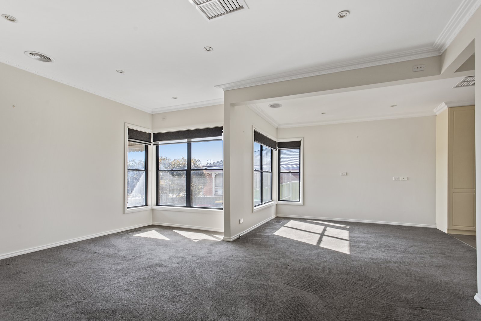 8 Retreat Road FLORA HILL 3