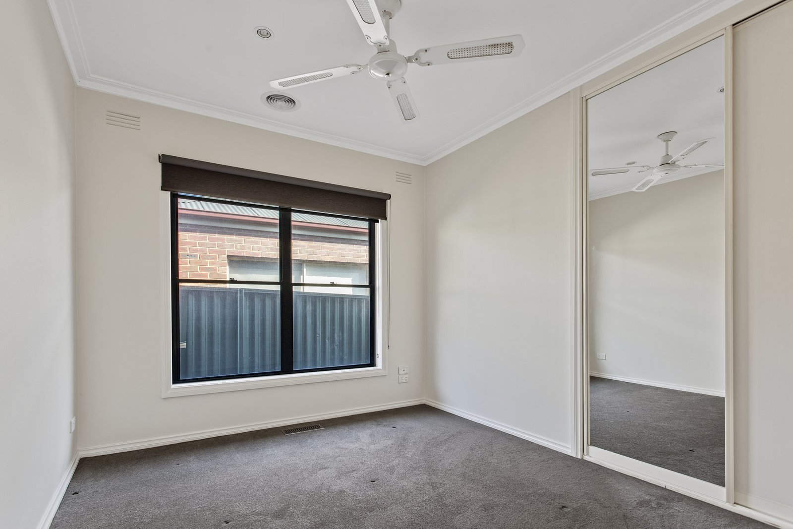 8 Retreat Road FLORA HILL 5